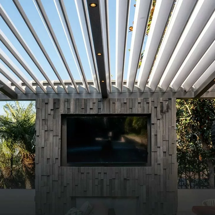 Azenco Pergola in Houston, TX. Our local experts in Houston, Sugar Land, The Woodlands, and beyond will help you design and install the perfect shade solution for your backyard. Beat the Texas heat with a premium pergola that’s built to last.